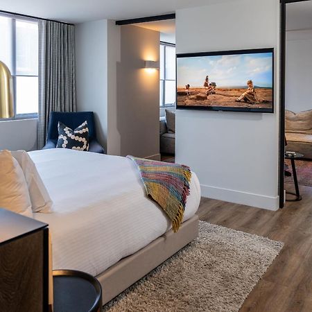 Zagame'S House Hotel Melbourne Bagian luar foto A bedroom at the hotel